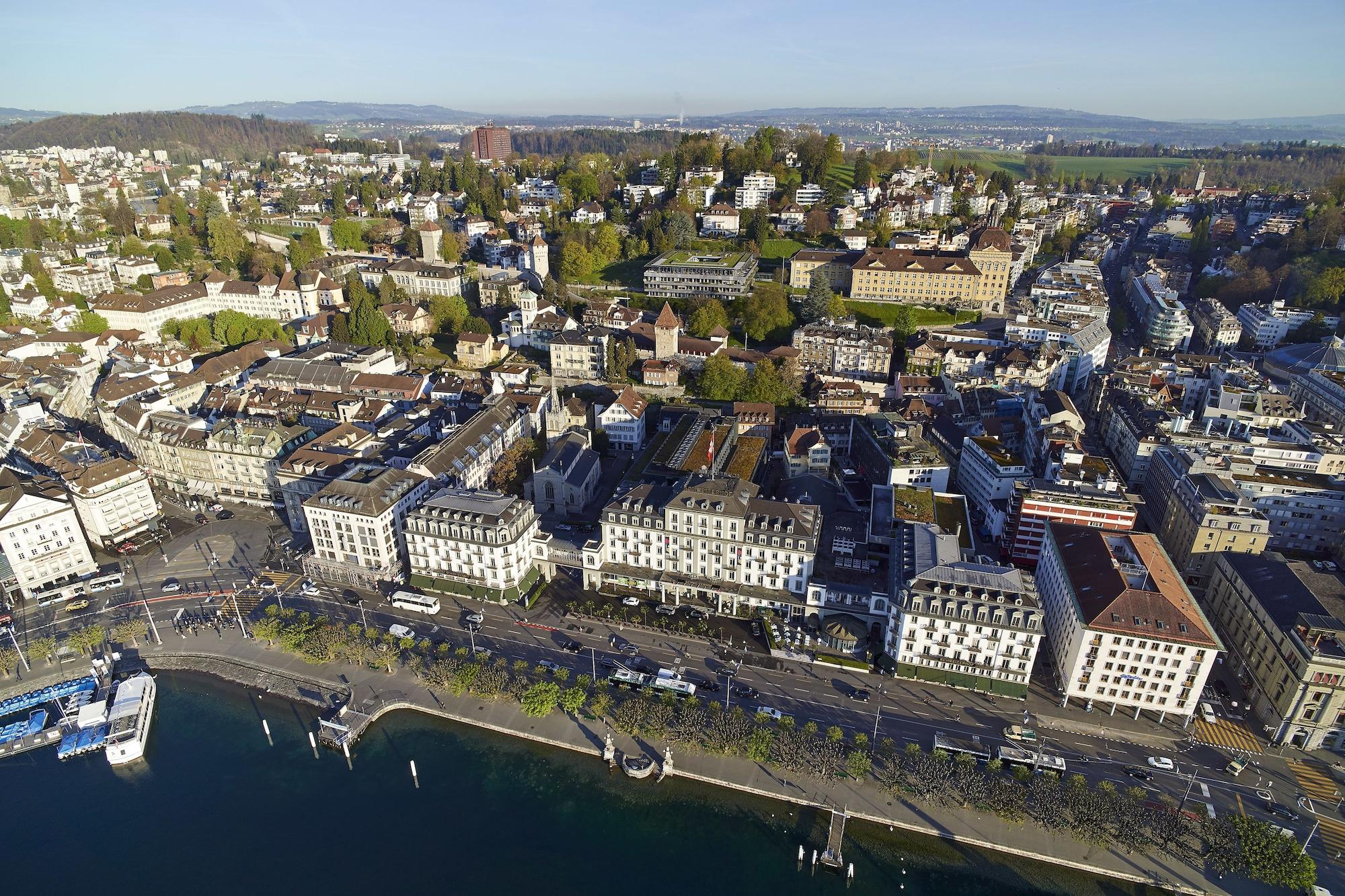 Hotel Schweizerhof Luzern Zewnętrze zdjęcie Aerial view of the town