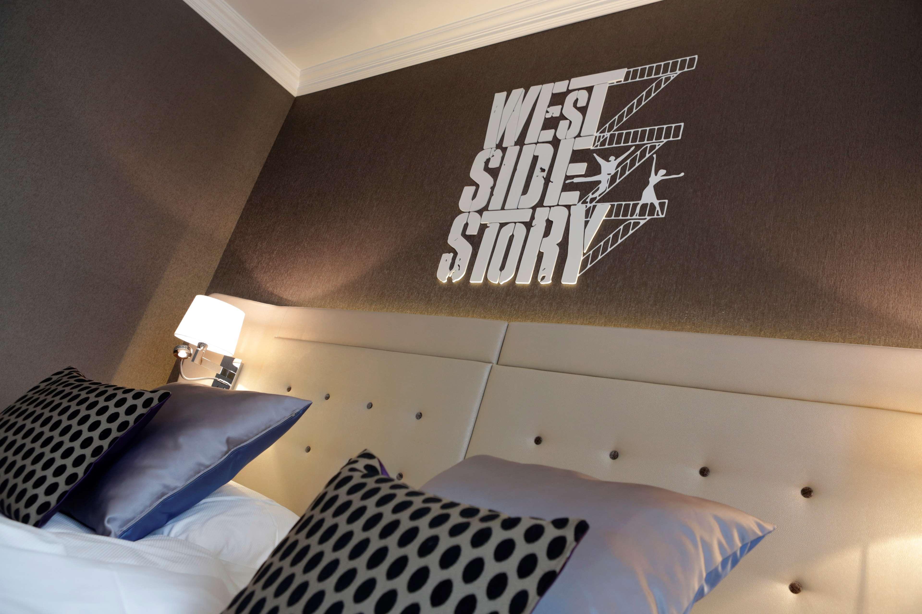 Hotel Schweizerhof Luzern Zewnętrze zdjęcie West Side Story